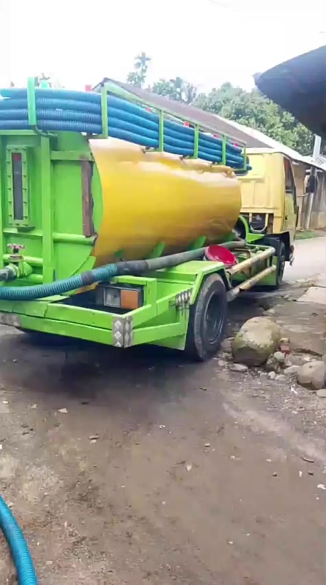 Mobil tangki operasional Sedot WC Medan